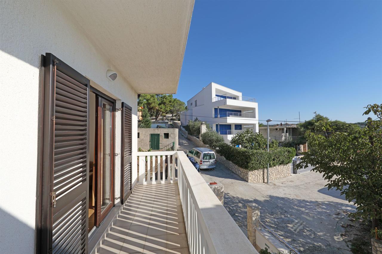 Apartments Snjezana Tisno Extérieur photo
