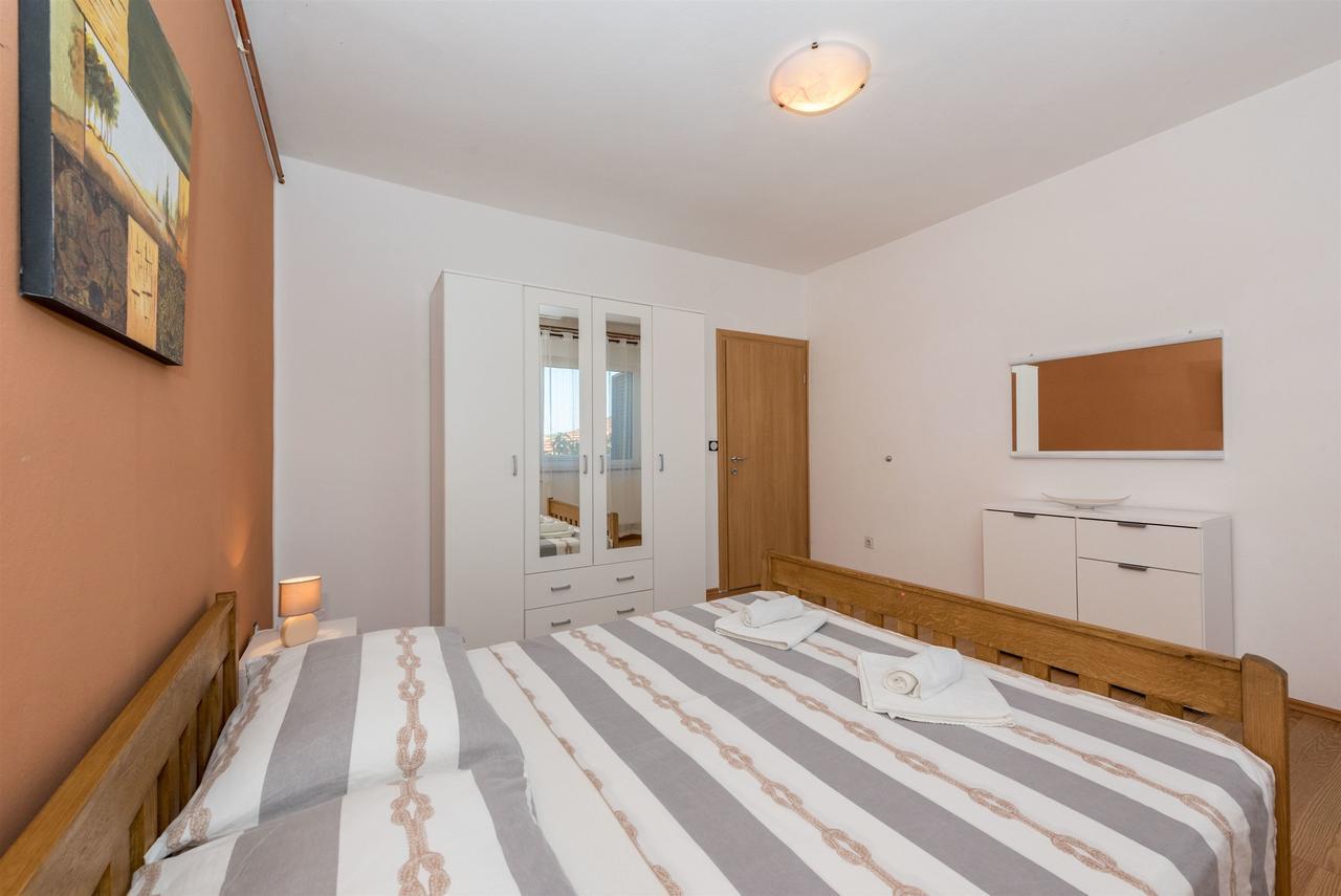 Apartments Snjezana Tisno Extérieur photo