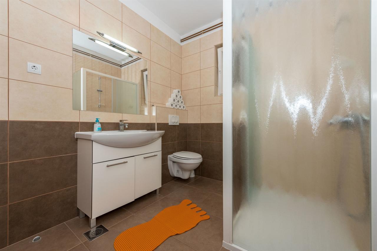Apartments Snjezana Tisno Extérieur photo
