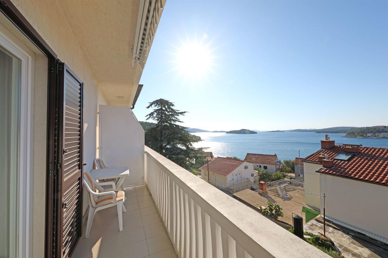 Apartments Snjezana Tisno Extérieur photo